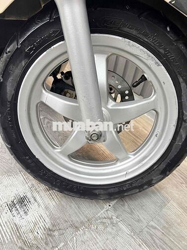 lead 9 chủ máy zin