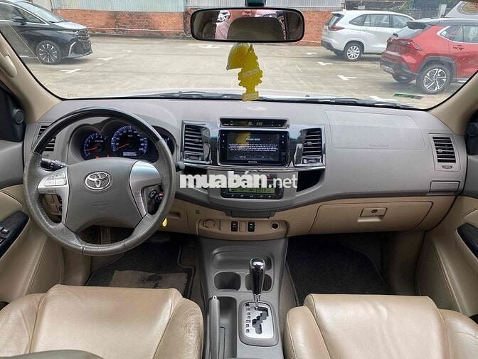 Toyota Fortuner 2013 2.7V 4x2 - 75000 km