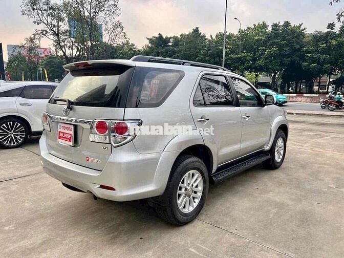 Toyota Fortuner Xăng 2013 xe Hãng BH 1 năm