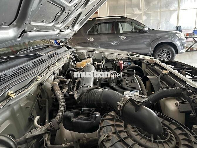 TOYOTA FORTUNER XĂNG 7 c HÃNG BH 1 năm