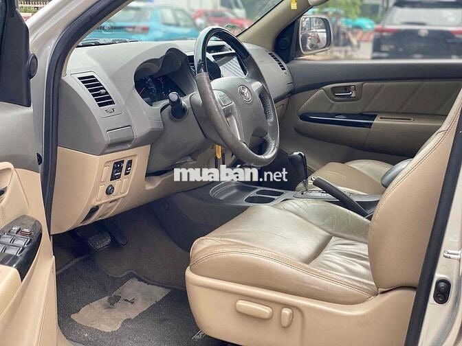 Toyota Fortuner 2013 2.7V 4x2 - 75000 km