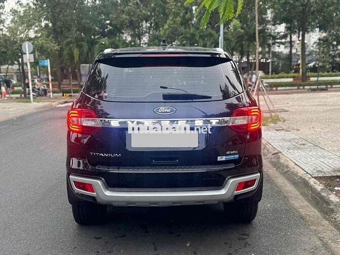 Ford Everest Titanium 4x2 2022 - 22.000km