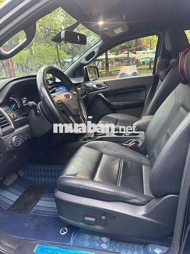 Ford Everest Titanium 4x2 2022 - 22.000km