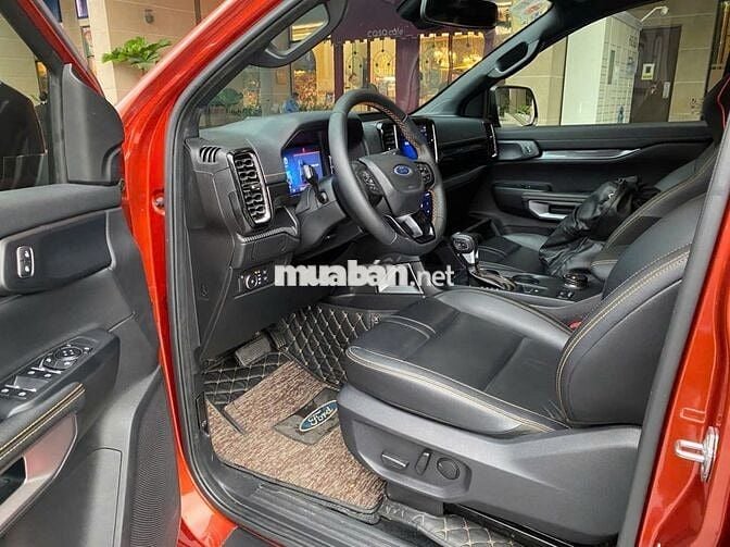 FORD RANGER WILDTRAK ĐỎ CÁ NHÂN 2023 - 35.000 KM