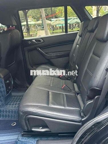 Ford Everest Titanium 4x2 2022 - 22.000km