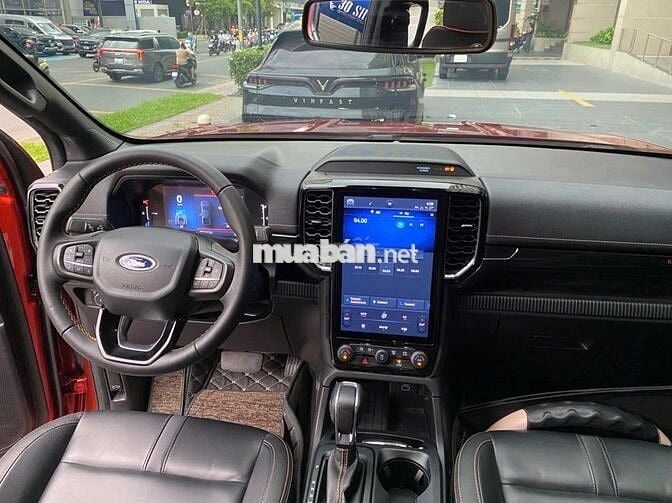 FORD RANGER WILDTRAK ĐỎ CÁ NHÂN 2023 - 35.000 KM