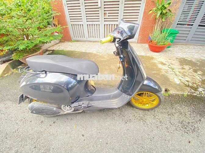 Chính chủ cần bán xe Vespa - tại Quận 12