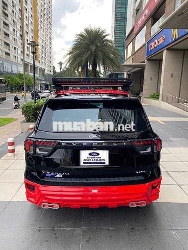 FORD EVEREST TITANIUM 2C CÁ NHÂN 2024 - 11500 KM