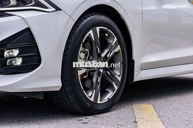 Kia K5 premium sản xuất 2023 siêu mới