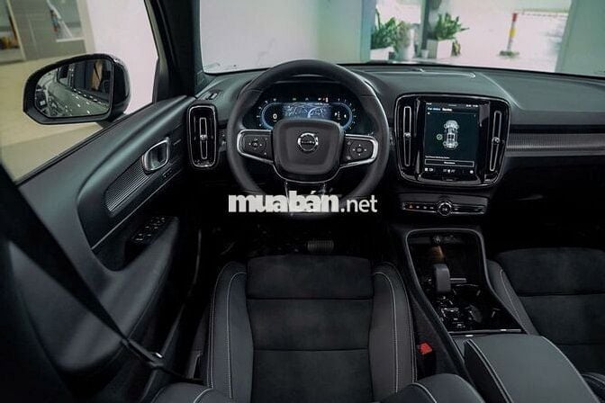 Volvo XC40 2024 - 1400 km Bank 90%