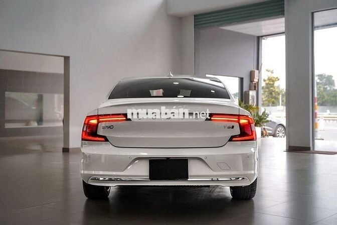 Volvo S90 T6 AWD 2020 mới lướt 37.000km