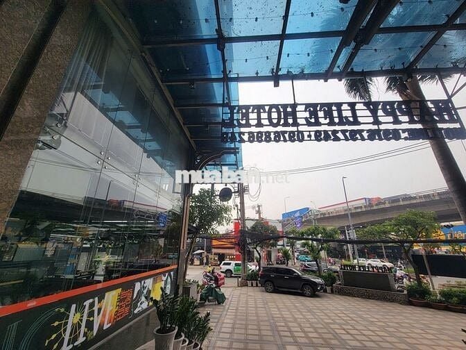 Cho thuê mặt bằng lầu 1 khách sạn, view và ngay ngã tư cầu phú mỹ