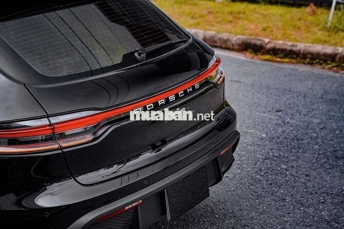 Porsche Macan 2021 màu đen ghế đỏ cực đẹp