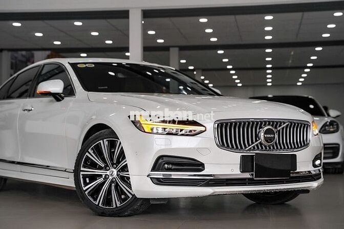 Volvo S90 T6 AWD 2020 mới lướt 37.000km