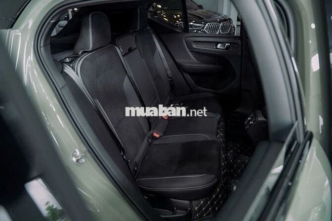 Volvo XC40 2024 - 1400 km Bank 90%