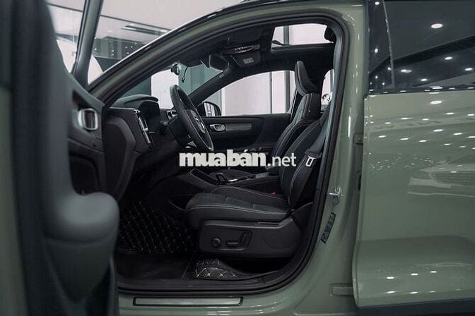 Volvo XC40 2024 - 1400 km Bank 90%