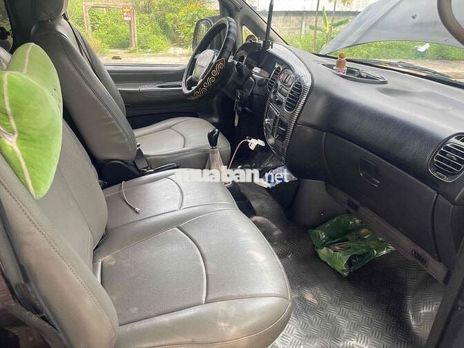 Starex 6 chỗ 800kg