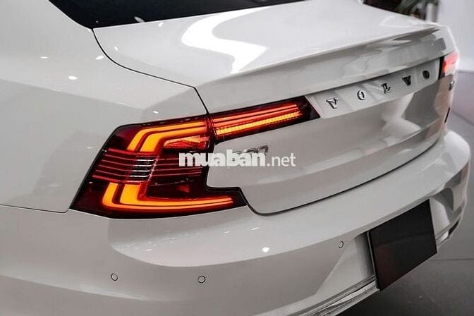Volvo S90 T6 AWD 2020 mới lướt 37.000km