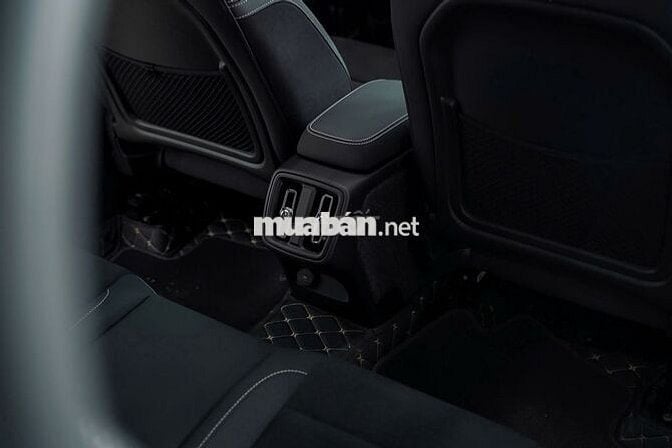 Volvo XC40 2024 - 1400 km Bank 90%