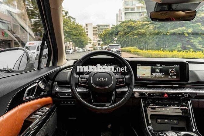 Kia Carnival 2022 2.2D Luxury 8 chỗ - 46000 km