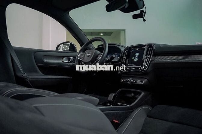 Volvo XC40 2024 - 1400 km Bank 90%