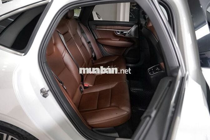 Volvo S90 T6 AWD 2020 mới lướt 37.000km