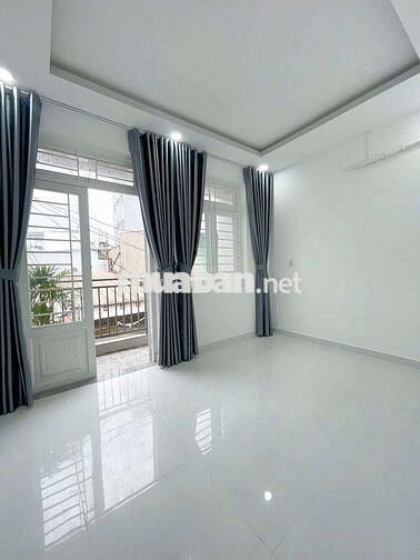 Nhà đường 26/3 [4x10, 2 lầu, 3pn, 3toilet] 10tr/tháng