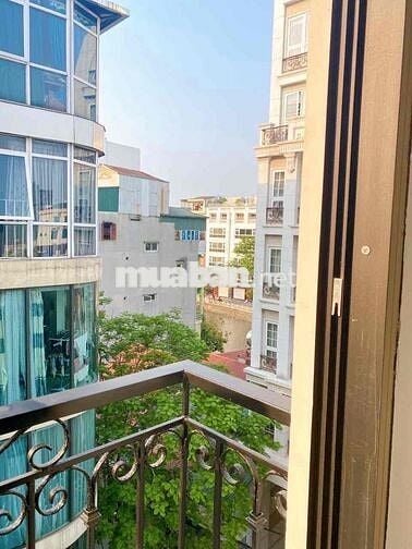 Cho Thuê Căn Hộ Studio Cao Cấp 40m2 Mặt Phố Mạc Đĩnh Chi - Trúc Bạch