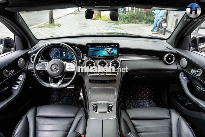 GLC300 sx 2022 V1 có đá cốp