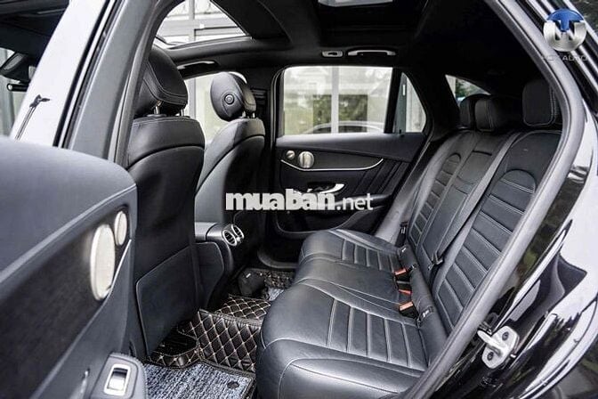 GLC300 sx 2022 V1 có đá cốp