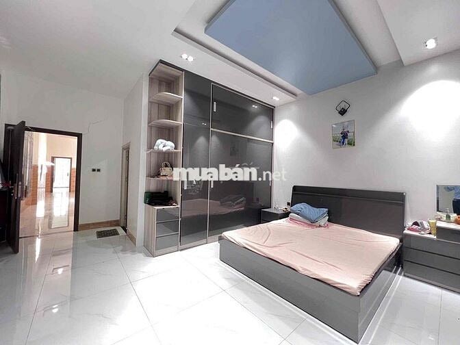 Bán / cho thuê nhà Mặt tiền biệt thự mặt 825 TT Đức Hoà