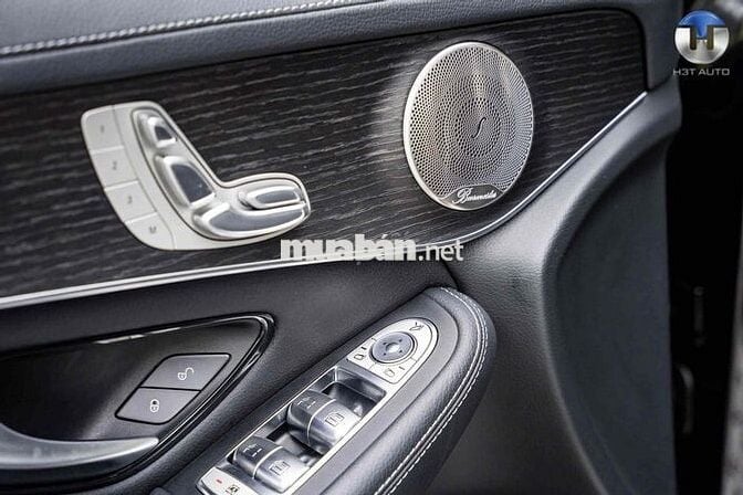 GLC300 sx 2022 V1 có đá cốp