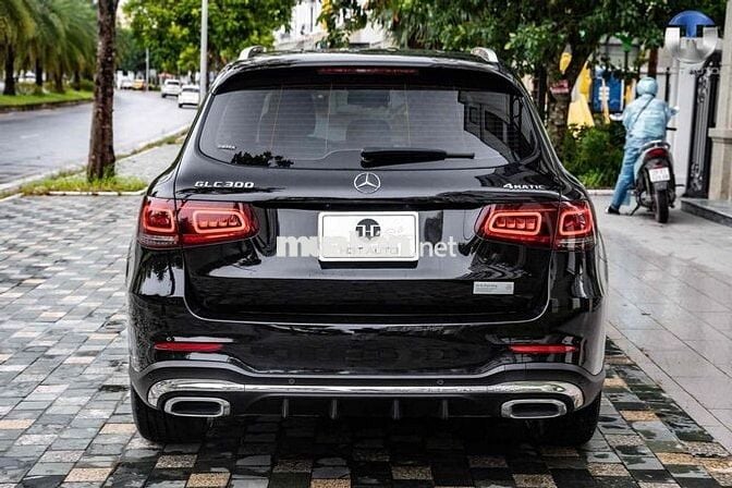 GLC300 sx 2022 V1 có đá cốp
