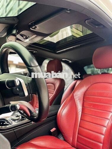 Mercedes-Benz C300 AMG 2016 đi chuẩn 7v miles