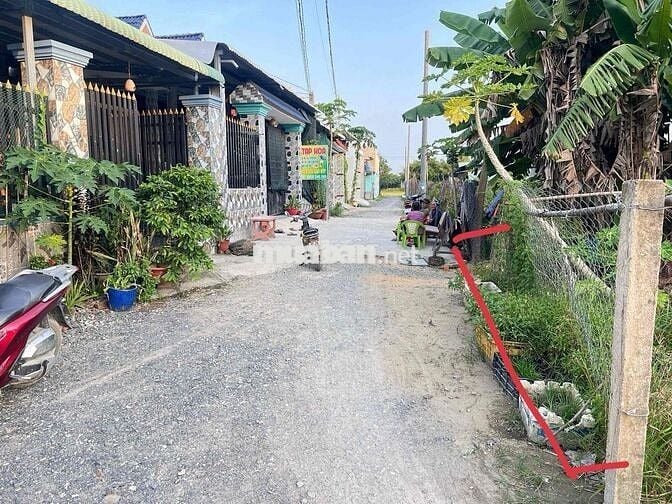 ĐẤT ĐỨC HÒA ĐÔNG – SÁT UBND XÃ