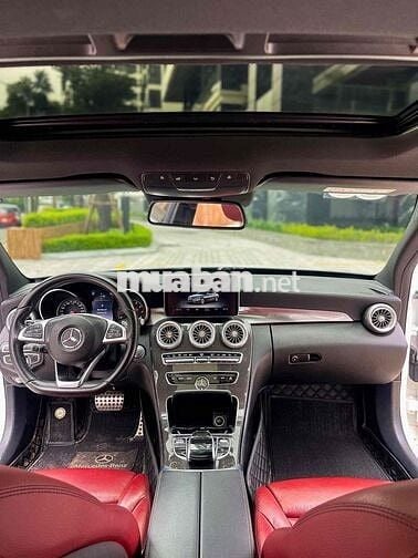 Mercedes-Benz C300 AMG 2016 đi chuẩn 7v miles