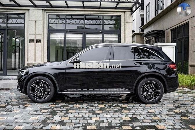 GLC300 sx 2022 V1 có đá cốp