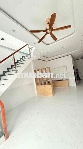 Chủ ngộp cần bán nhà gác lững ngay Cầu Tân Triều,