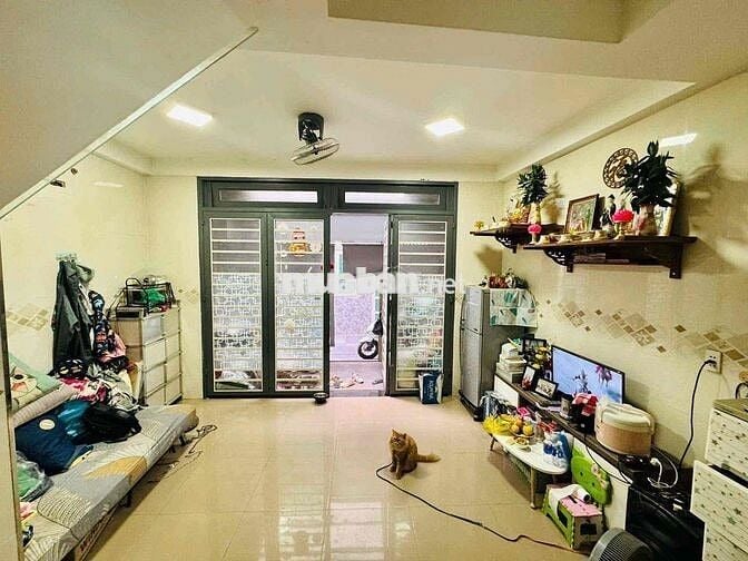 Bán nhà hxh cmt 8 gần cv lê thị riêng 38m2 5 tầng hẻm thông xe hơi