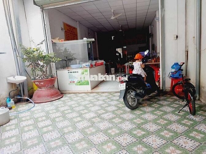 Nhà mặt tiền Trần Hưng Đạo 113m2 đang cho thuê kinh doanh