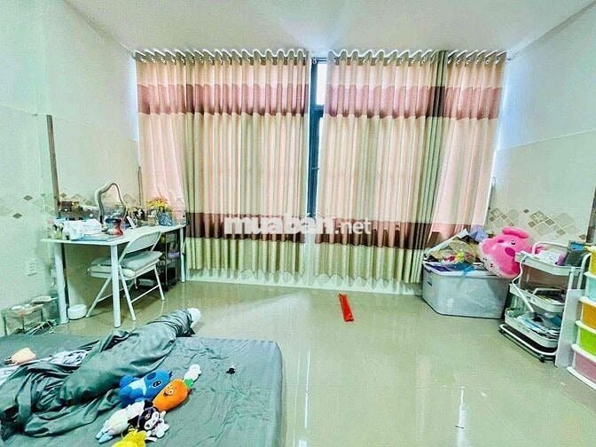 Bán nhà hxh cmt 8 gần cv lê thị riêng 38m2 5 tầng hẻm thông xe hơi