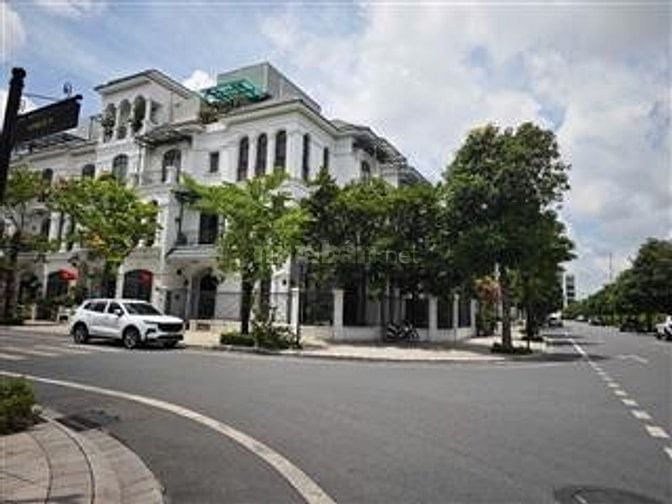 BÁN BT 200M VỊ TRÍ CỰC ĐẸP Ở YÊN TĨNH VINHOME IMPERIA GIÁ CỰC TỐT