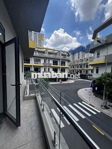 NHÀ PHỐ BCONS UNI VALLEY THANH TOÁN 2TY1 NHẬN NHÀ