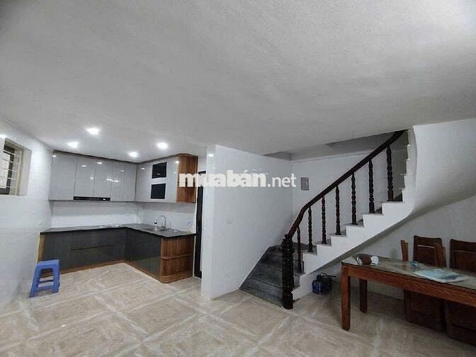 Hiếm! Bán Nhà Định Công, Giá 6.49 tỉ, DT 32 m2, 5 tầng, xây 2021, Đẹp.