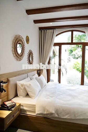 CHO THUÊ VILLA SÂN VƯỜN GẦN BIỂN 3 PHÒNG FULL NỘI THẤT KHU PHÍA BẮC