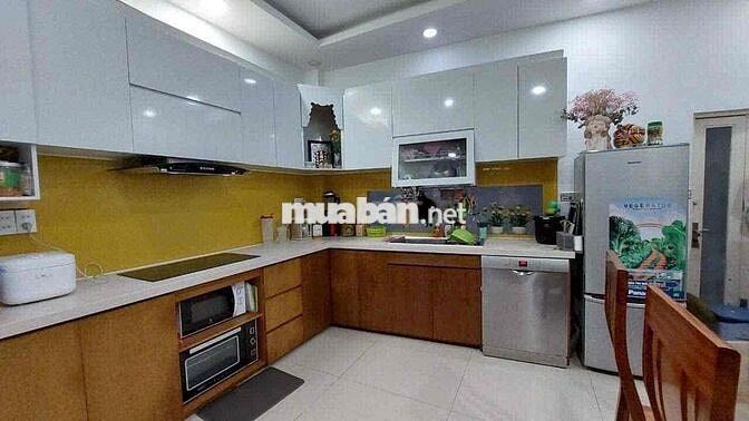 NHÀ GẦN TTTM GIGAMAL FULL NỘI THẤT CAO CẤP HẺM Ô TÔ 4 PN 3WC Ở + VPCTY