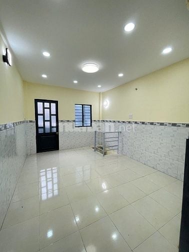 Nhà SHR dt 17m2 đúc lững 1 lầu 2pn hẻm Huỳnh Thiện Lộc, Q. Tân Phú