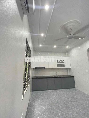 Chính chủ cho thuê nhà 3 tầng ngay ngã 4 đường Nguyễn Văn Giáp và đườn