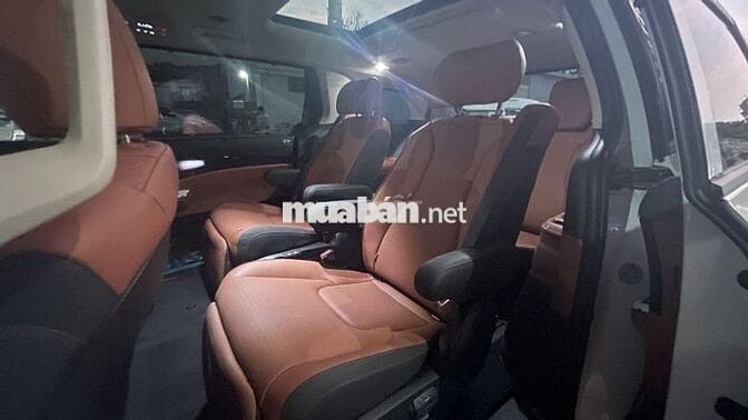 Kia Carnival 2023 Signature 3.5G chạy xăng