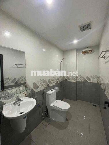 Chính chủ cho thuê nhà 3 tầng ngay ngã 4 đường Nguyễn Văn Giáp và đườn